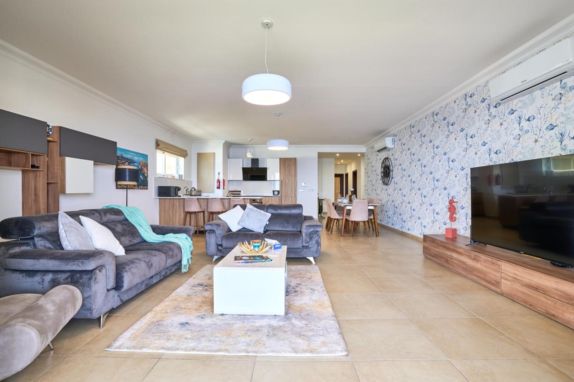 Stunning 3-Bedroom Seaview Retreat In Fort Cambridge Sliema Exterior photo